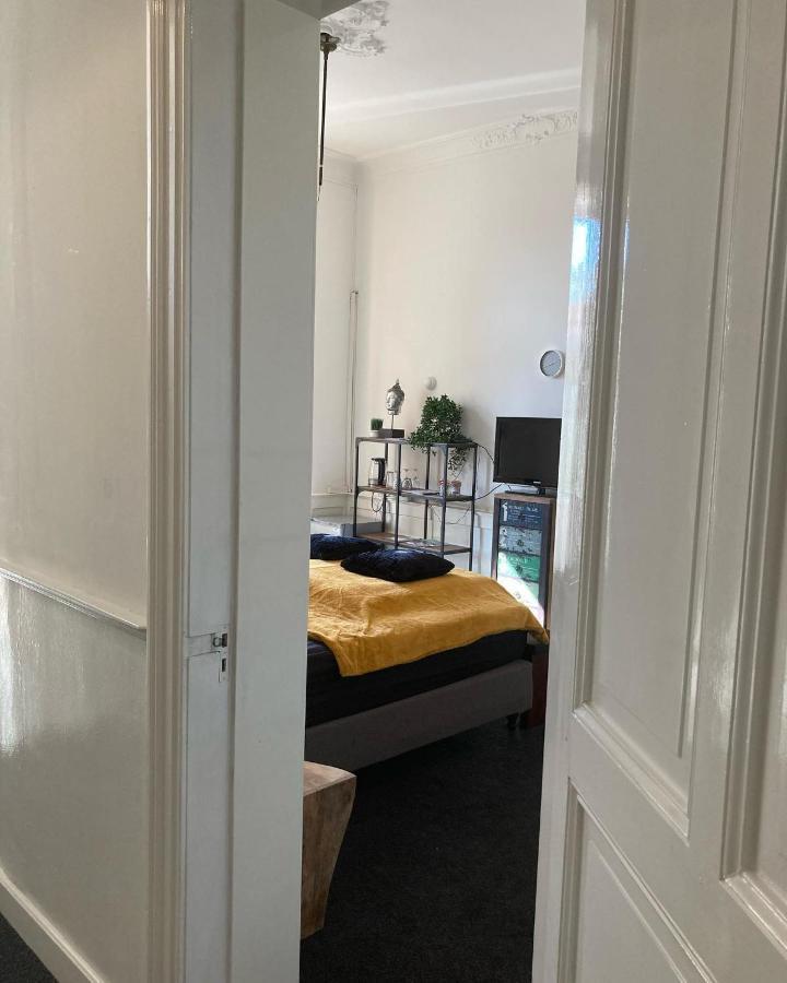 Bed and Breakfast Bbdestaete Roermond Esterno foto