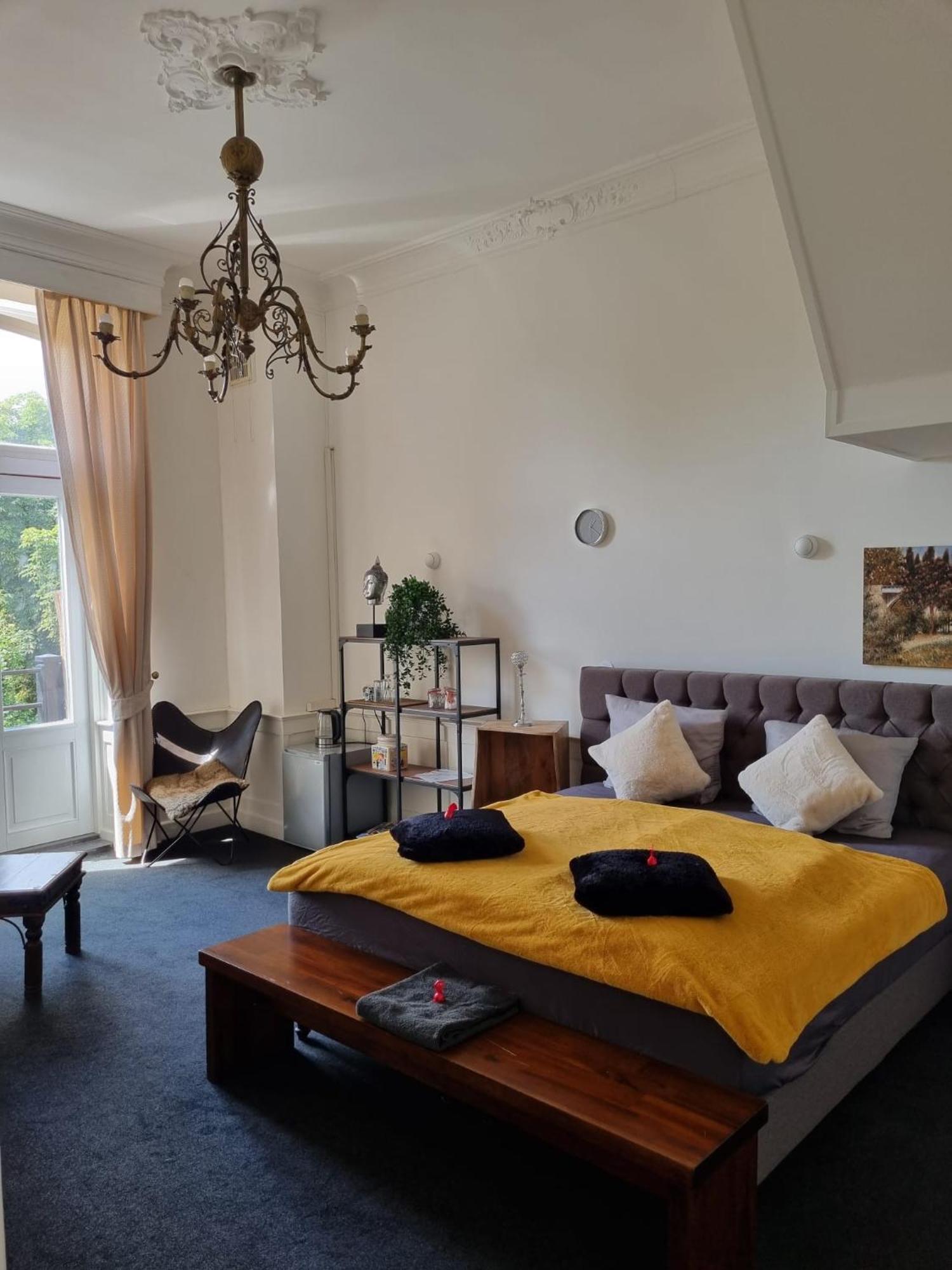 Bed and Breakfast Bbdestaete Roermond Esterno foto